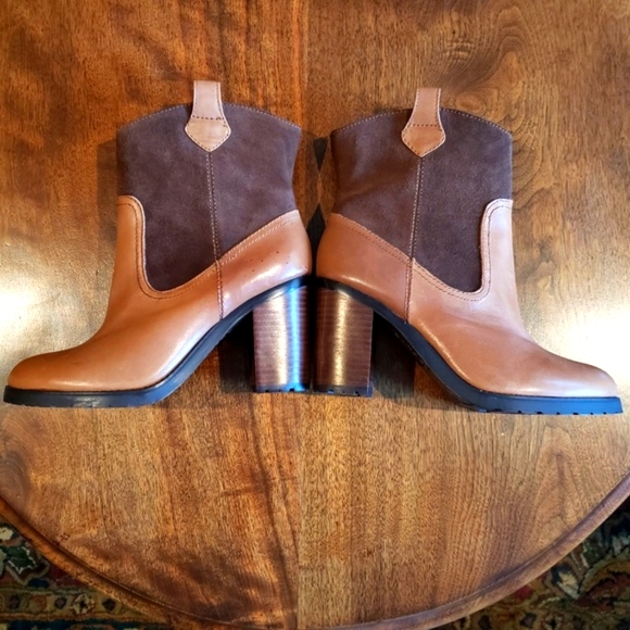 Ralph Lauren Devyn Booties - Picture 2 of 8